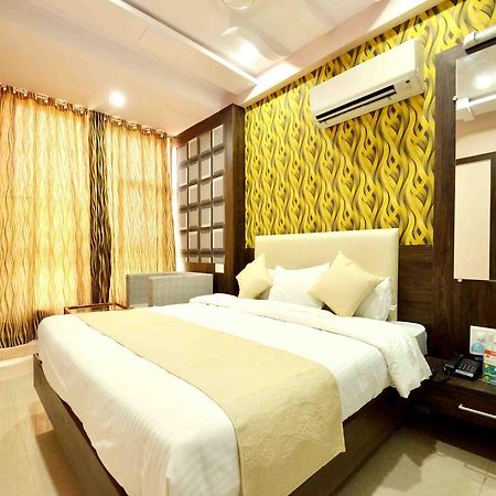 Oyo 2403 Hotel Aamantran Avenue Ujjain Eksteriør bilde