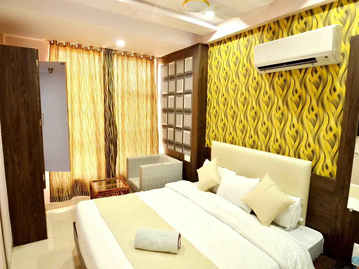 Oyo 2403 Hotel Aamantran Avenue Ujjain Eksteriør bilde