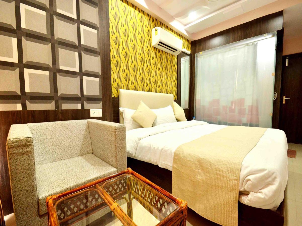 Oyo 2403 Hotel Aamantran Avenue Ujjain Eksteriør bilde
