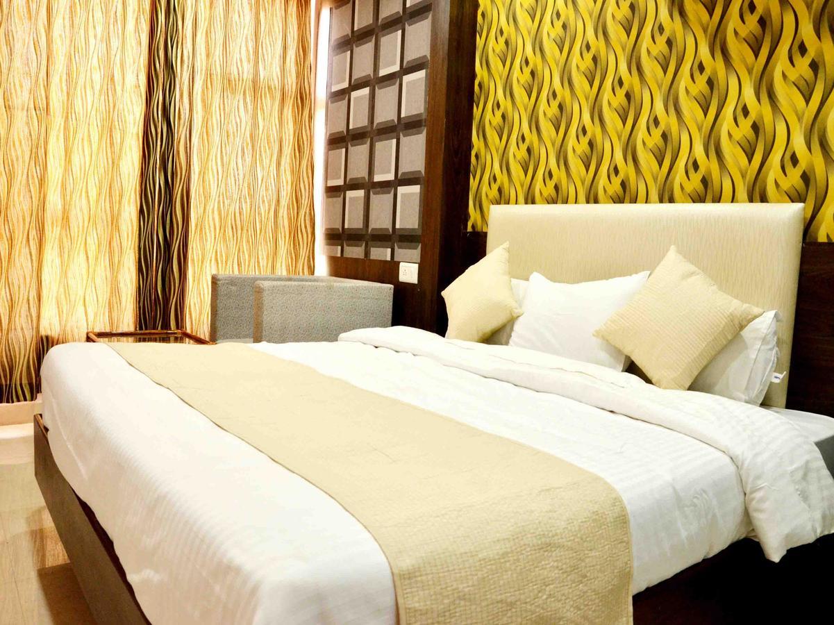 Oyo 2403 Hotel Aamantran Avenue Ujjain Eksteriør bilde