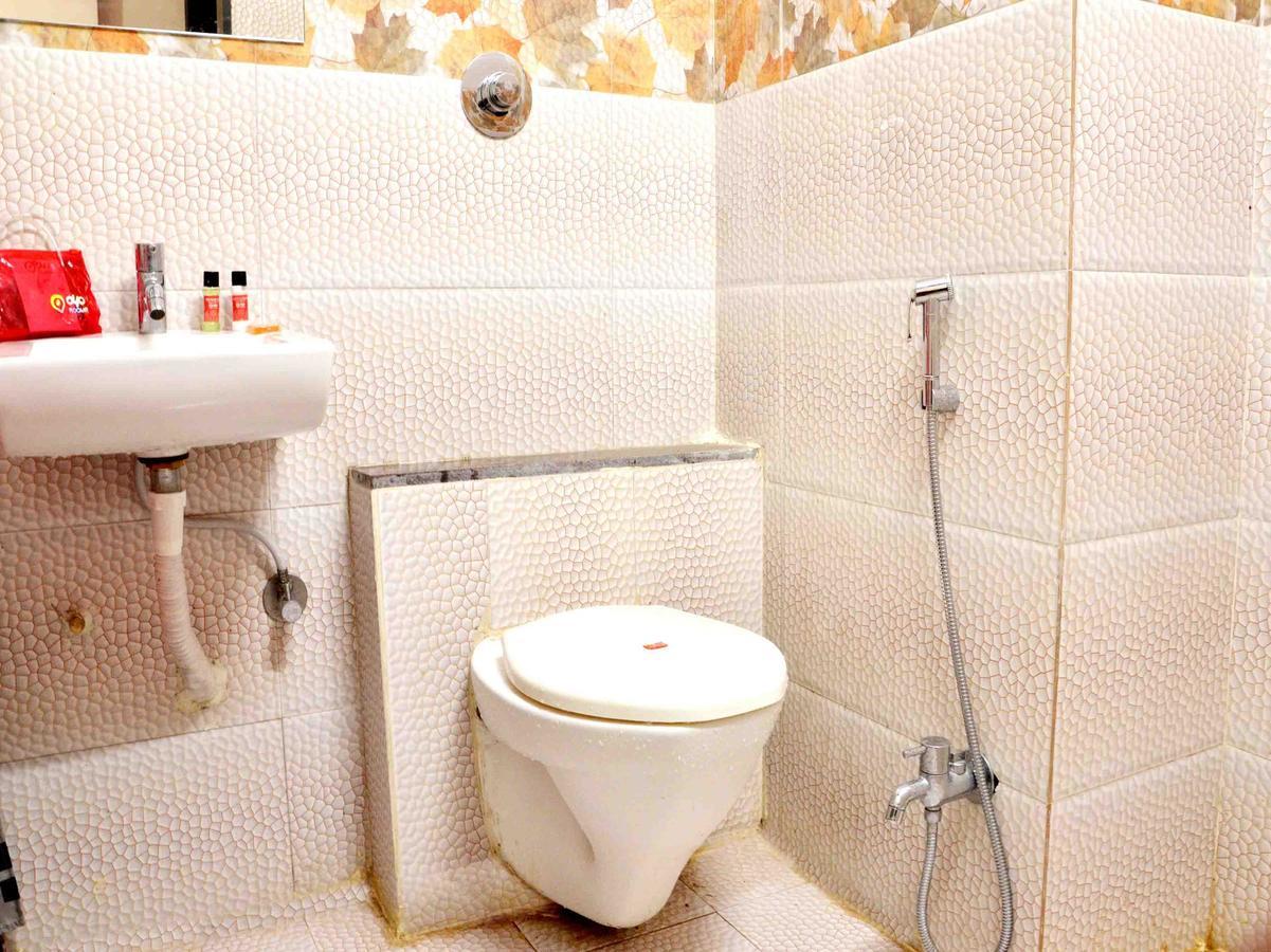 Oyo 2403 Hotel Aamantran Avenue Ujjain Eksteriør bilde