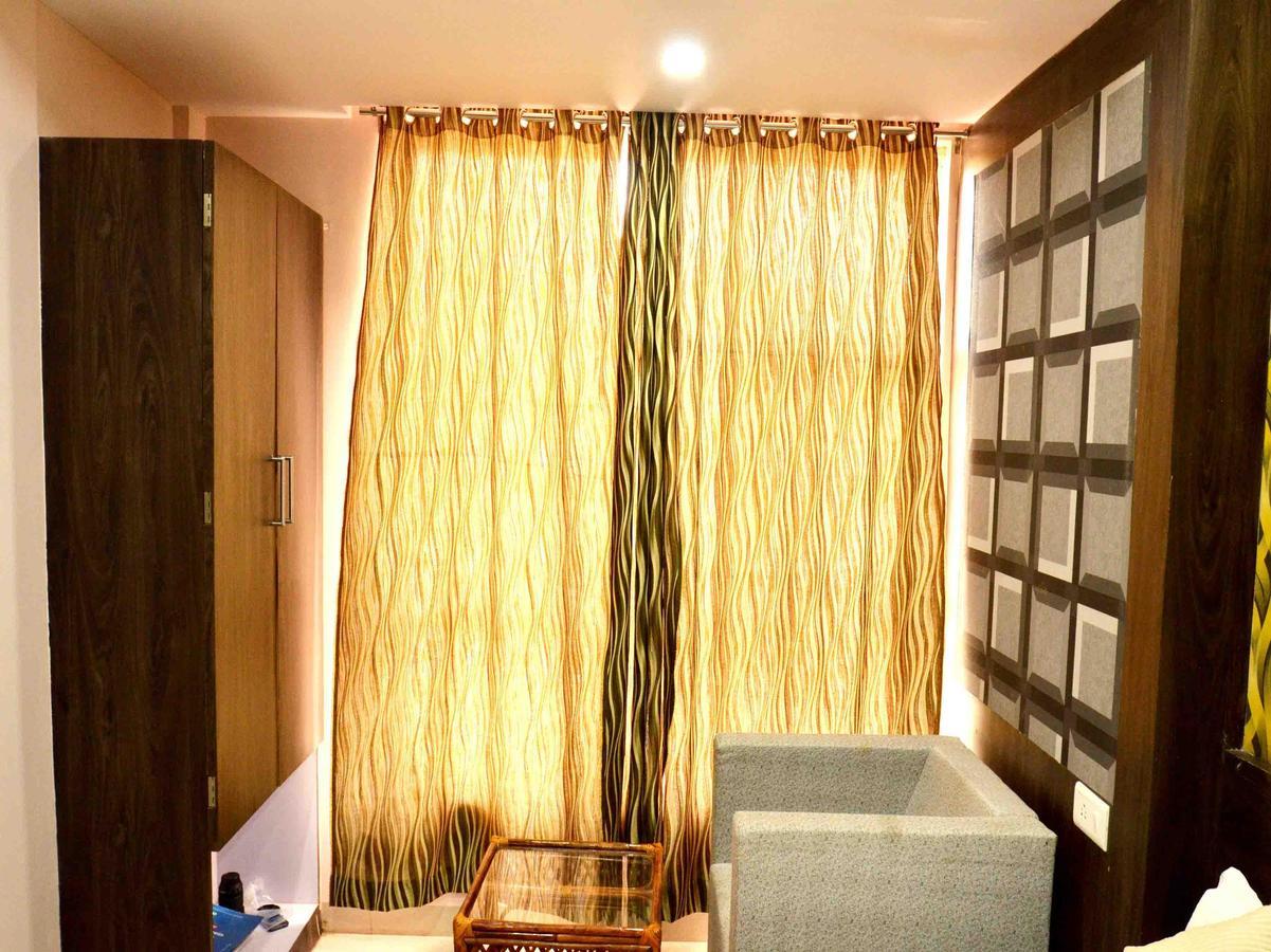 Oyo 2403 Hotel Aamantran Avenue Ujjain Eksteriør bilde