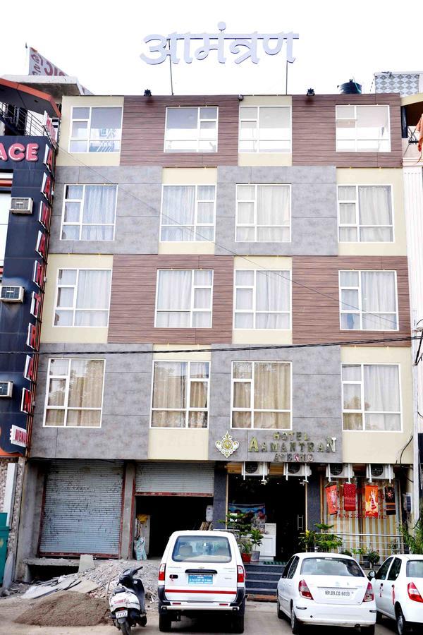Oyo 2403 Hotel Aamantran Avenue Ujjain Eksteriør bilde