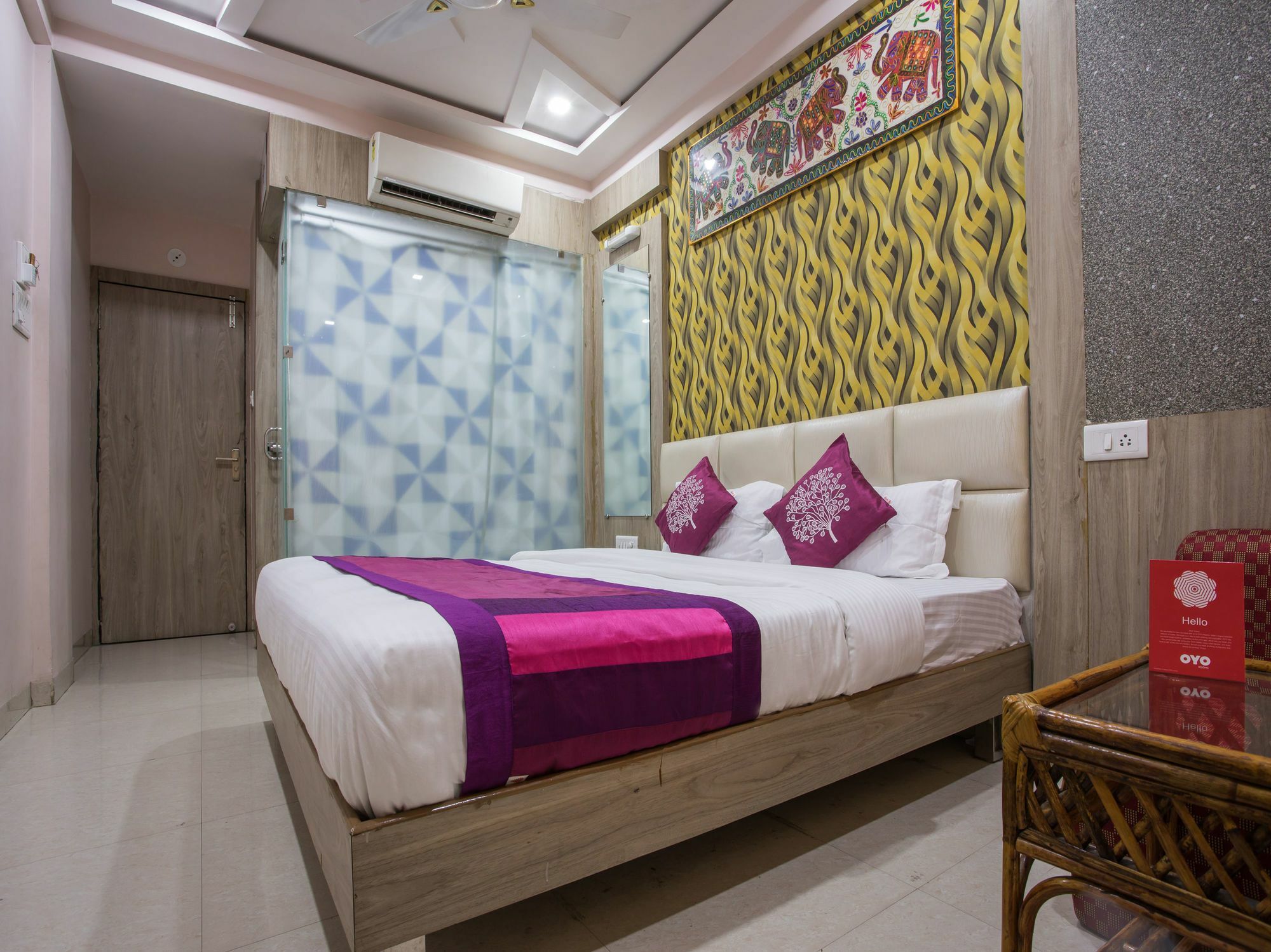 Oyo 2403 Hotel Aamantran Avenue Ujjain Eksteriør bilde